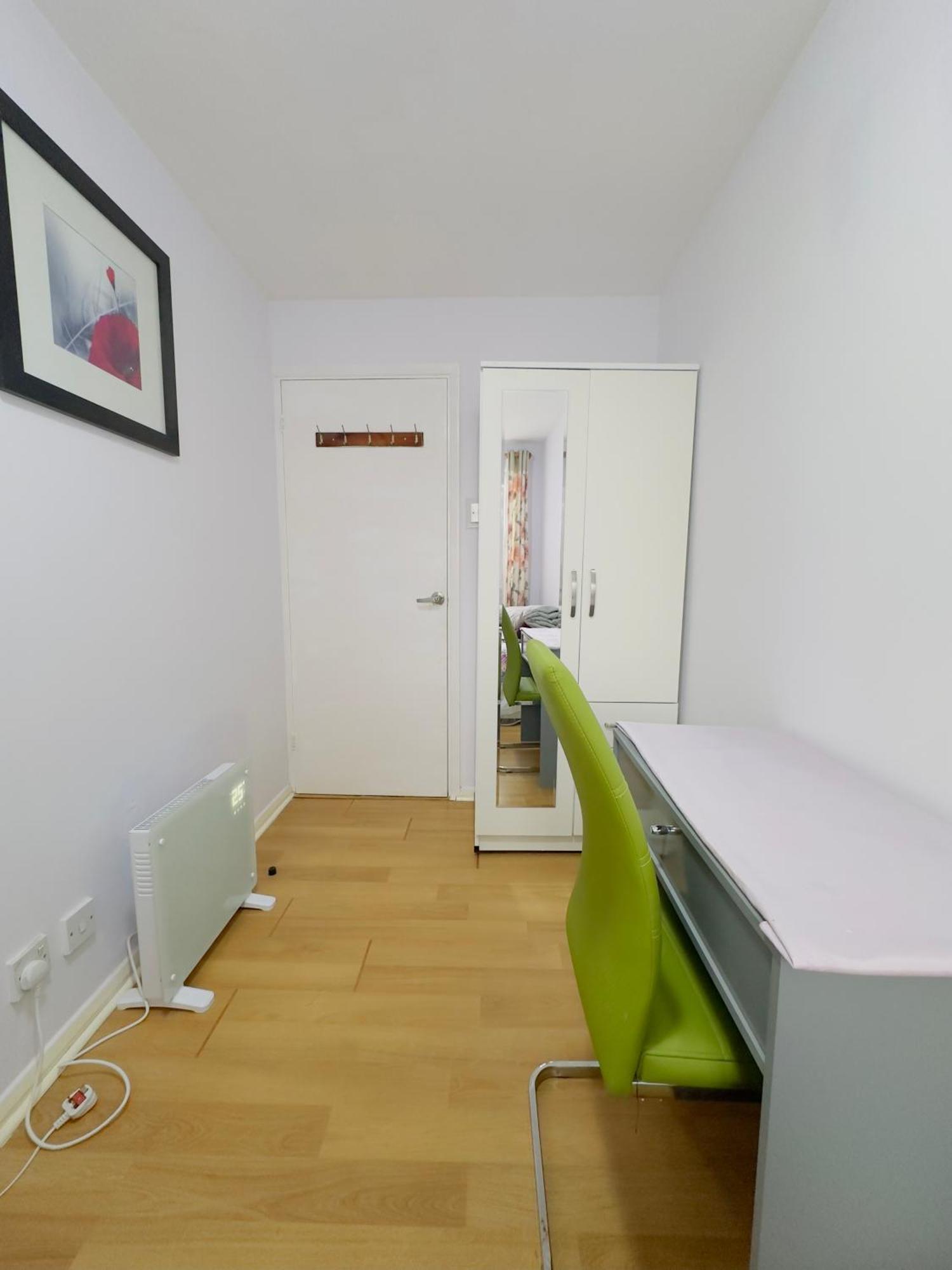 Sweet Home In Heart Of Barking บาร์คกิ้ง ภายนอก รูปภาพ